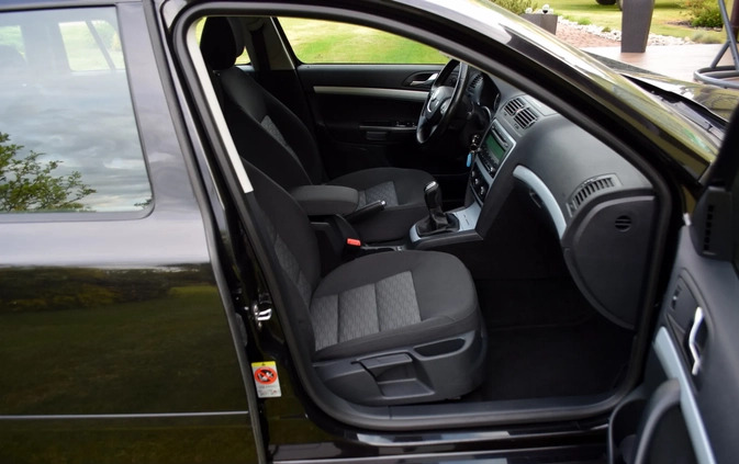 Skoda Octavia cena 24900 przebieg: 243700, rok produkcji 2011 z Pisz małe 154